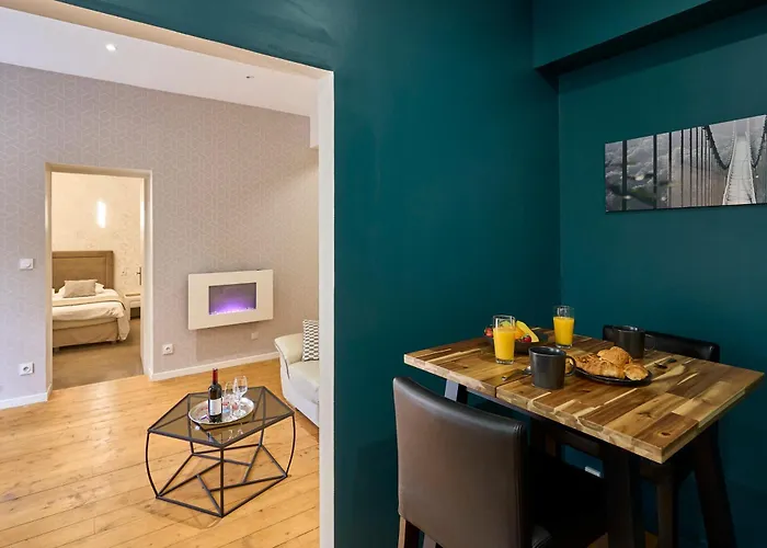 Le Donjon Dionysos - Apartment